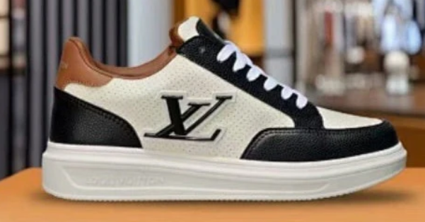 Louis Vuitton Trainer – Black Monogram