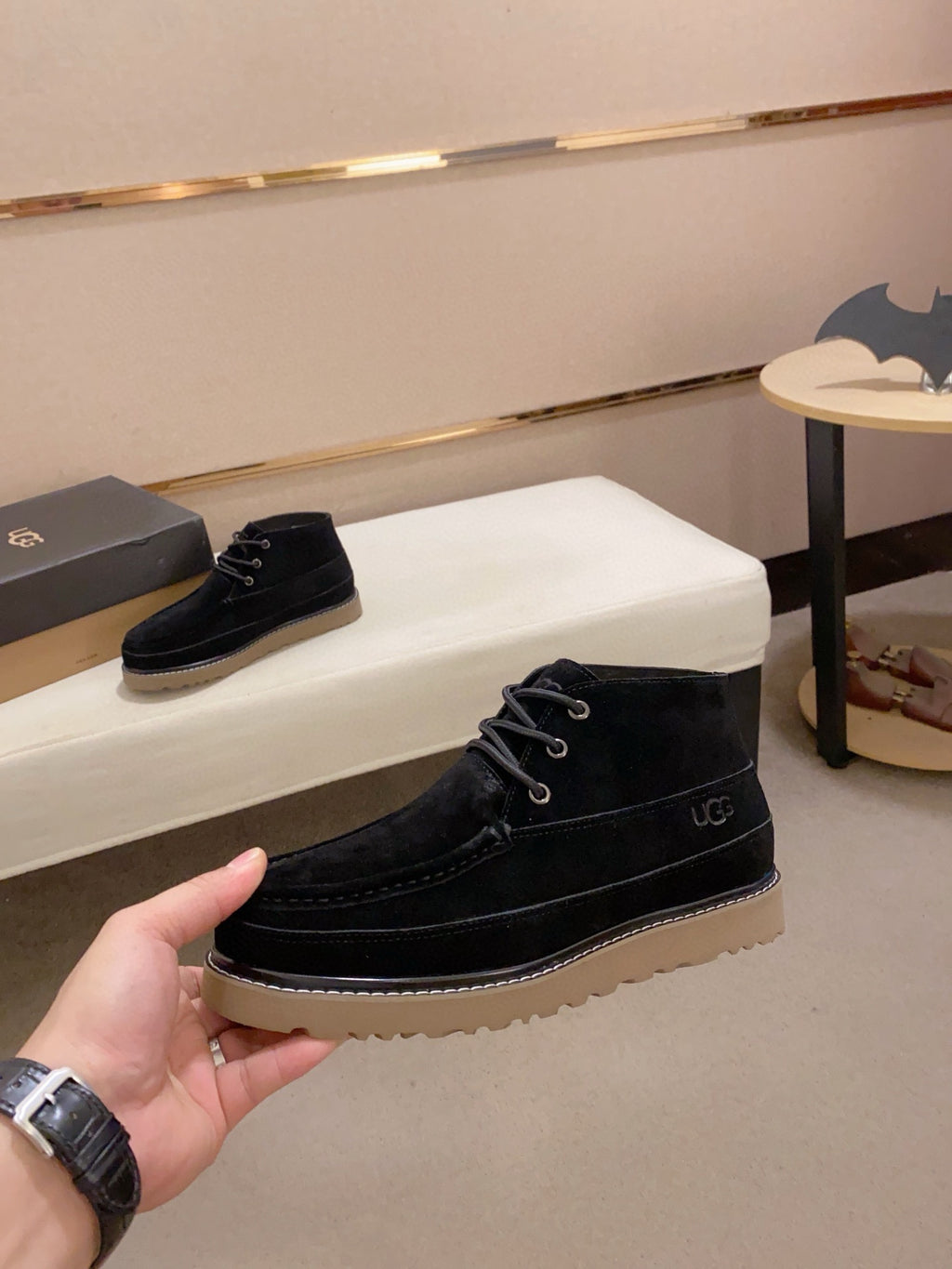 UGG Men's Suede Chukka Boot – Black