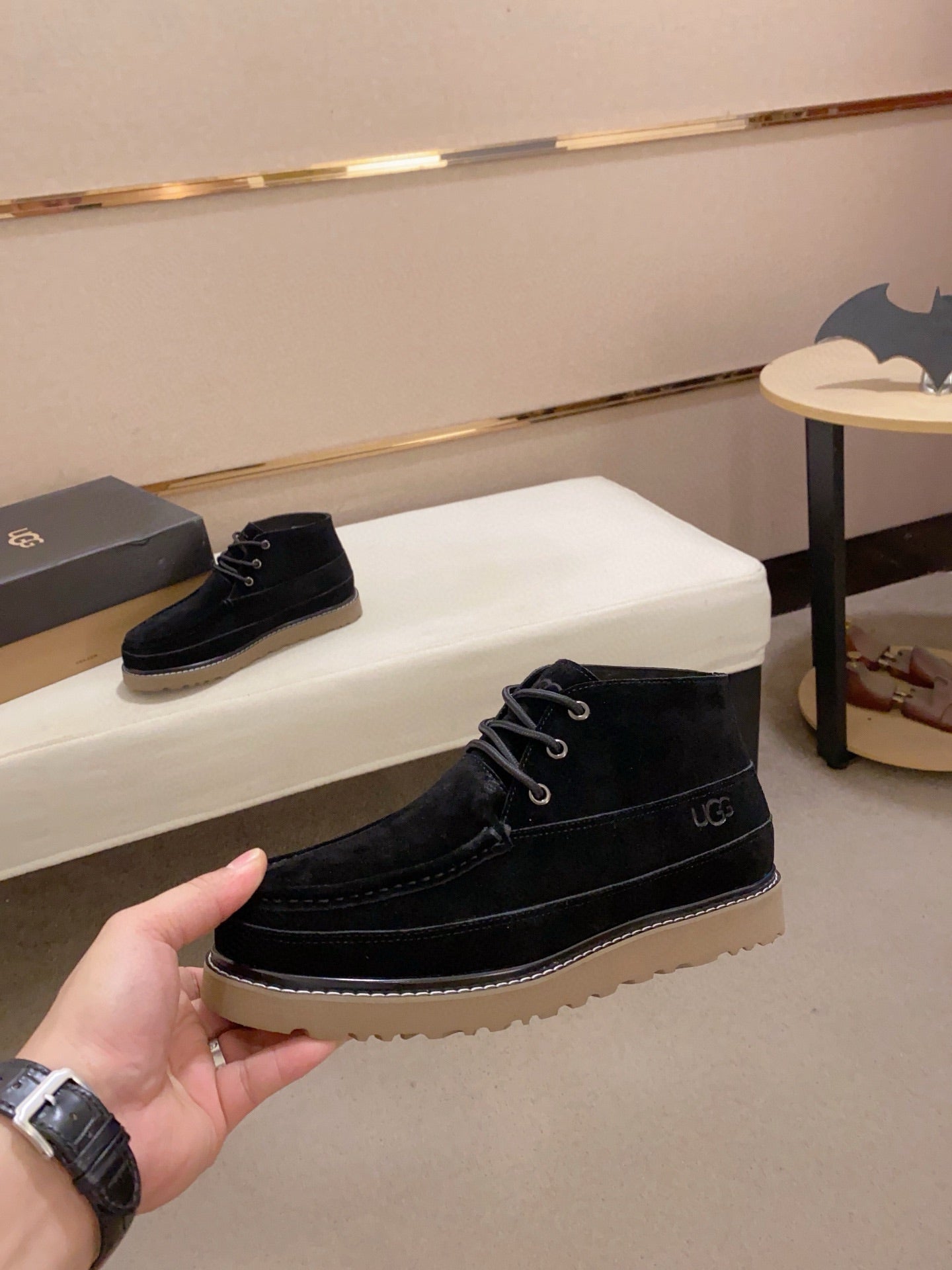 UGG Men's Suede Chukka Boot – Black