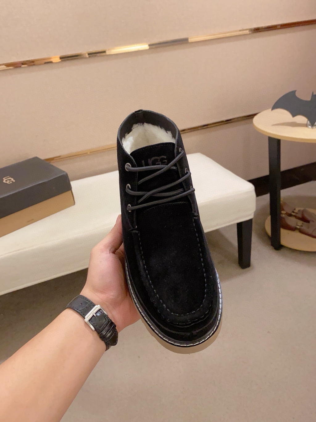 UGG Men's Suede Chukka Boot – Black