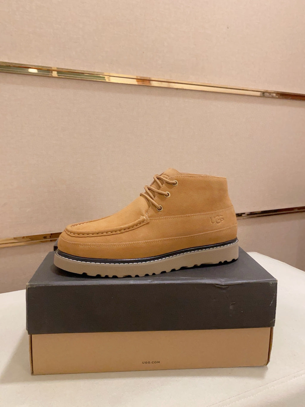 UGG Men's Suede Chukka Boot – Sand