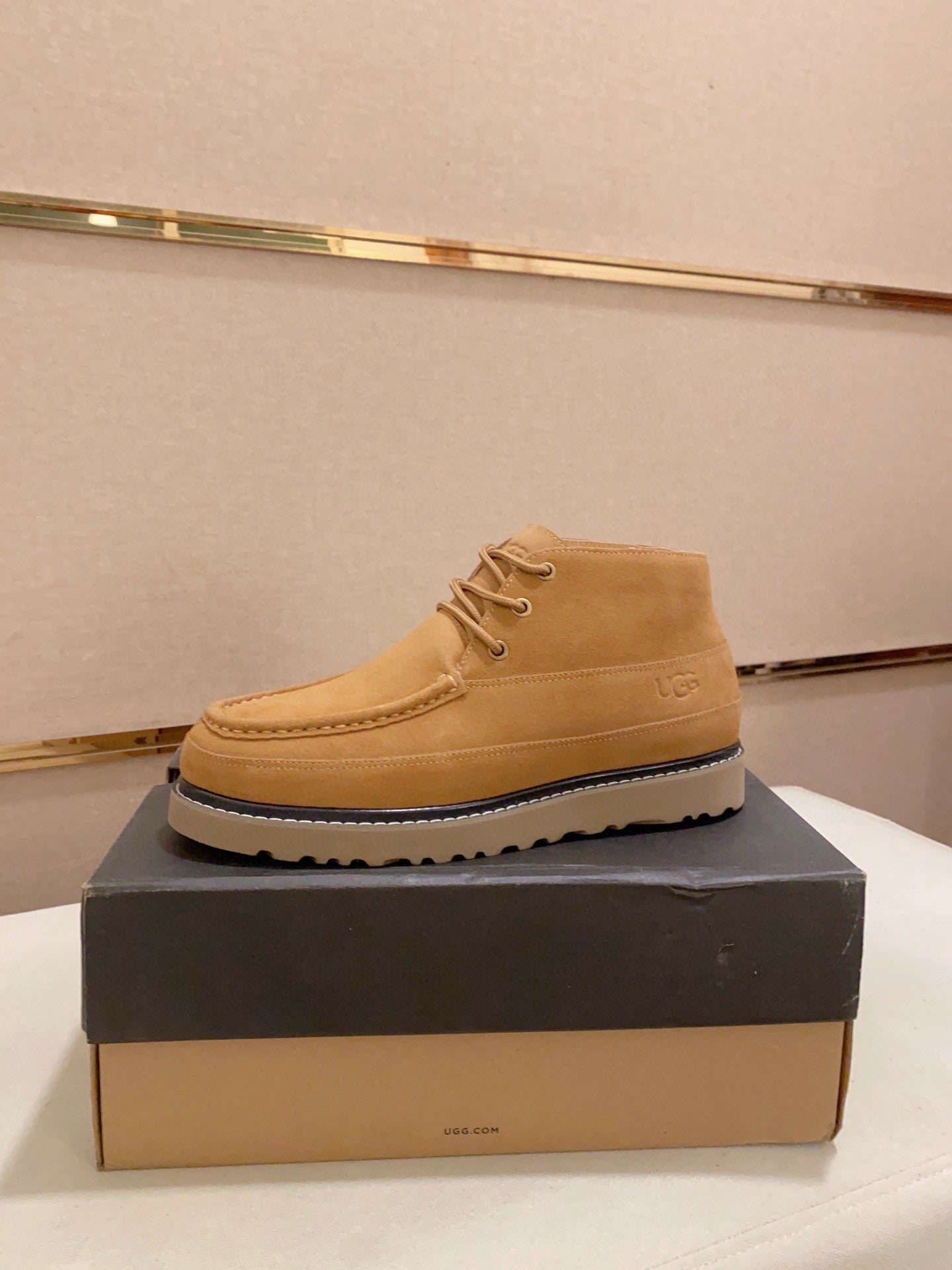 UGG Men's Suede Chukka Boot – Sand