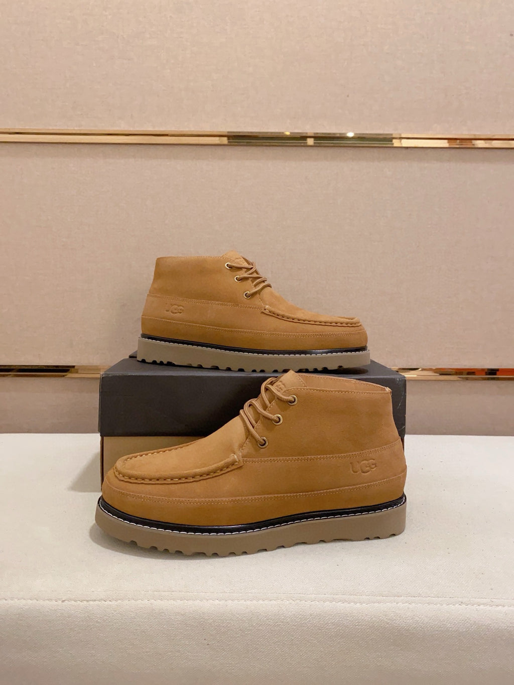 UGG Men's Suede Chukka Boot – Sand