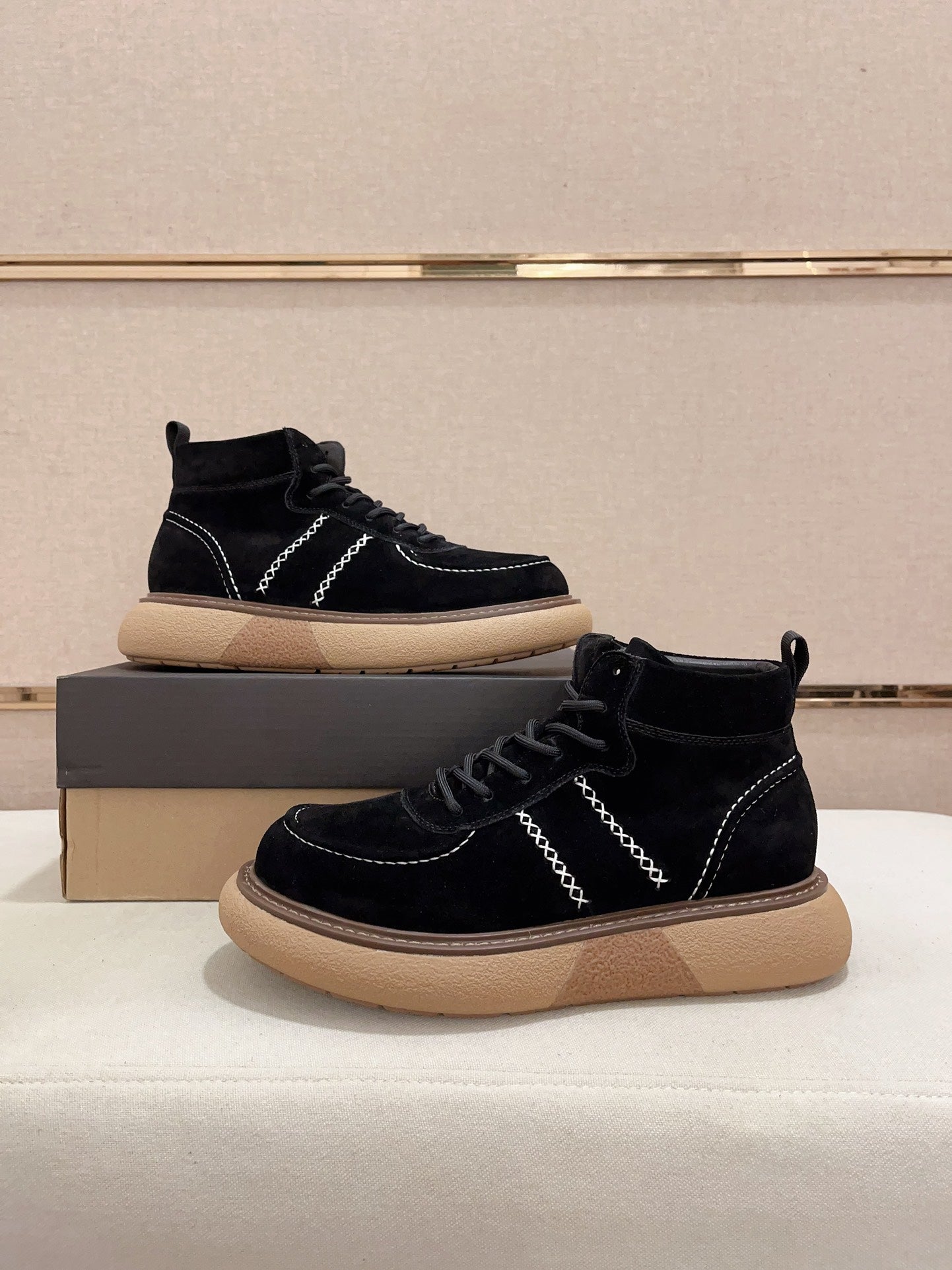 UGG Men's Suede Chukka Boot – Black