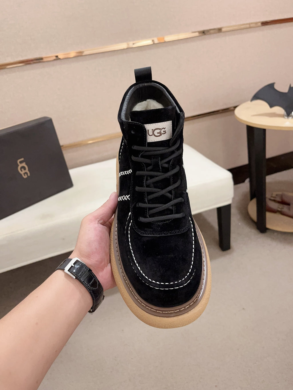 UGG Men's Suede Chukka Boot – Black