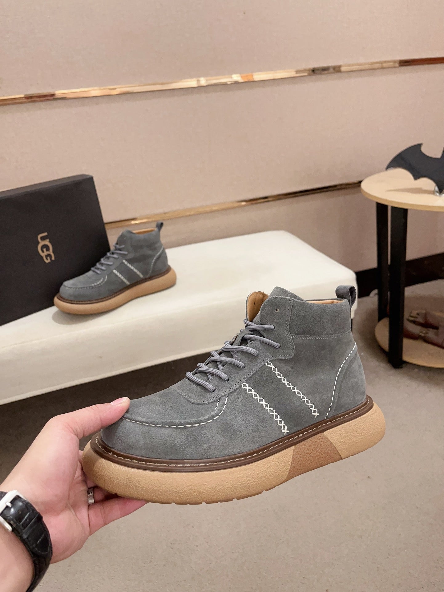 UGG Men's Suede Chukka Boot – Grey