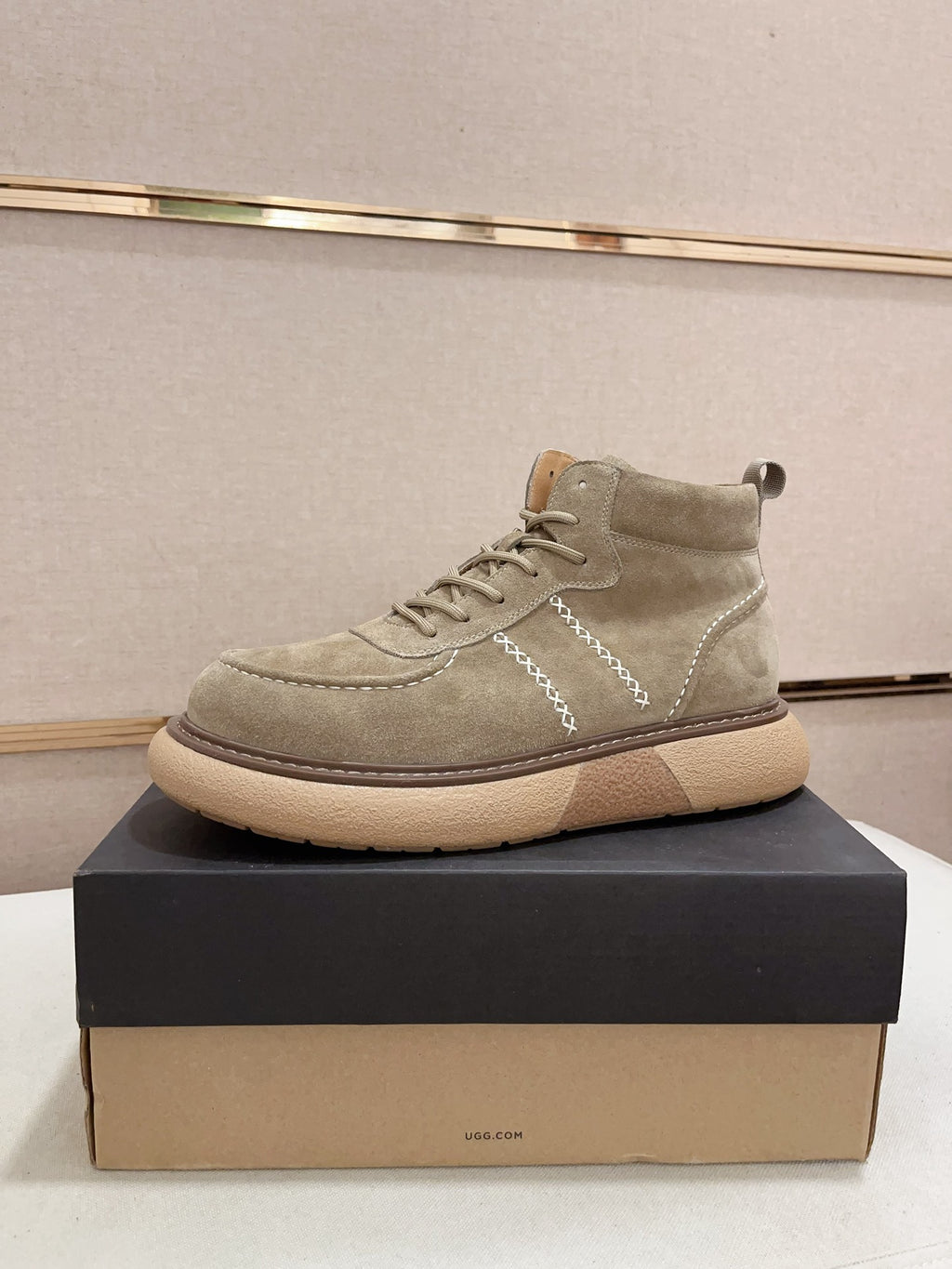 UGG Men's Suede Chukka Boot – Sand