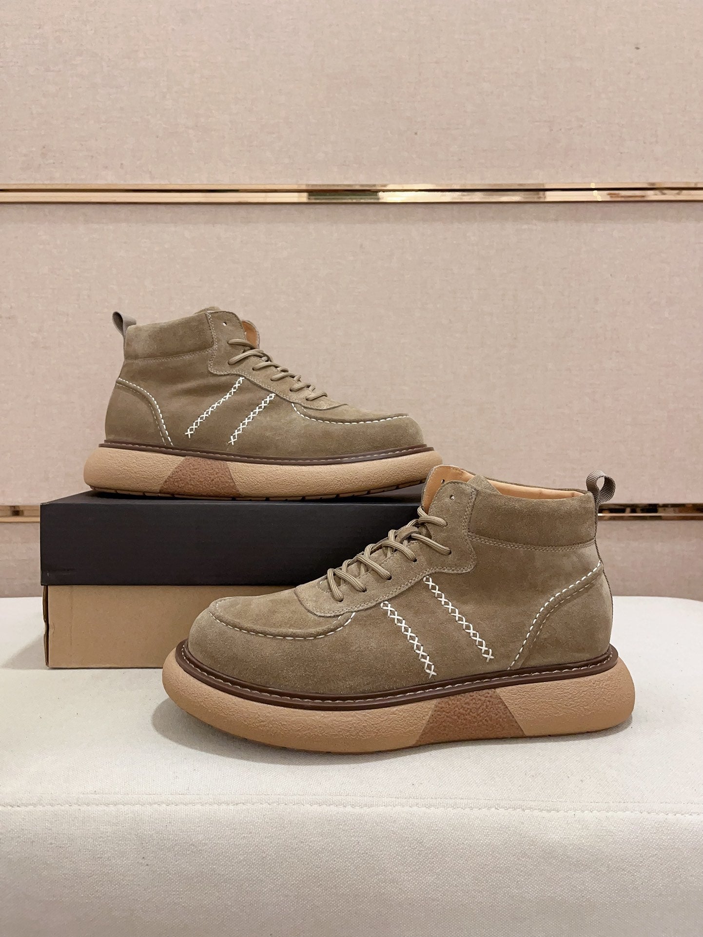 UGG Men's Suede Chukka Boot – Sand